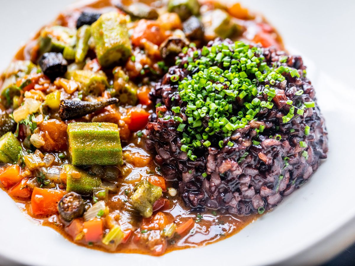 A plate of stewed okra and beans.
